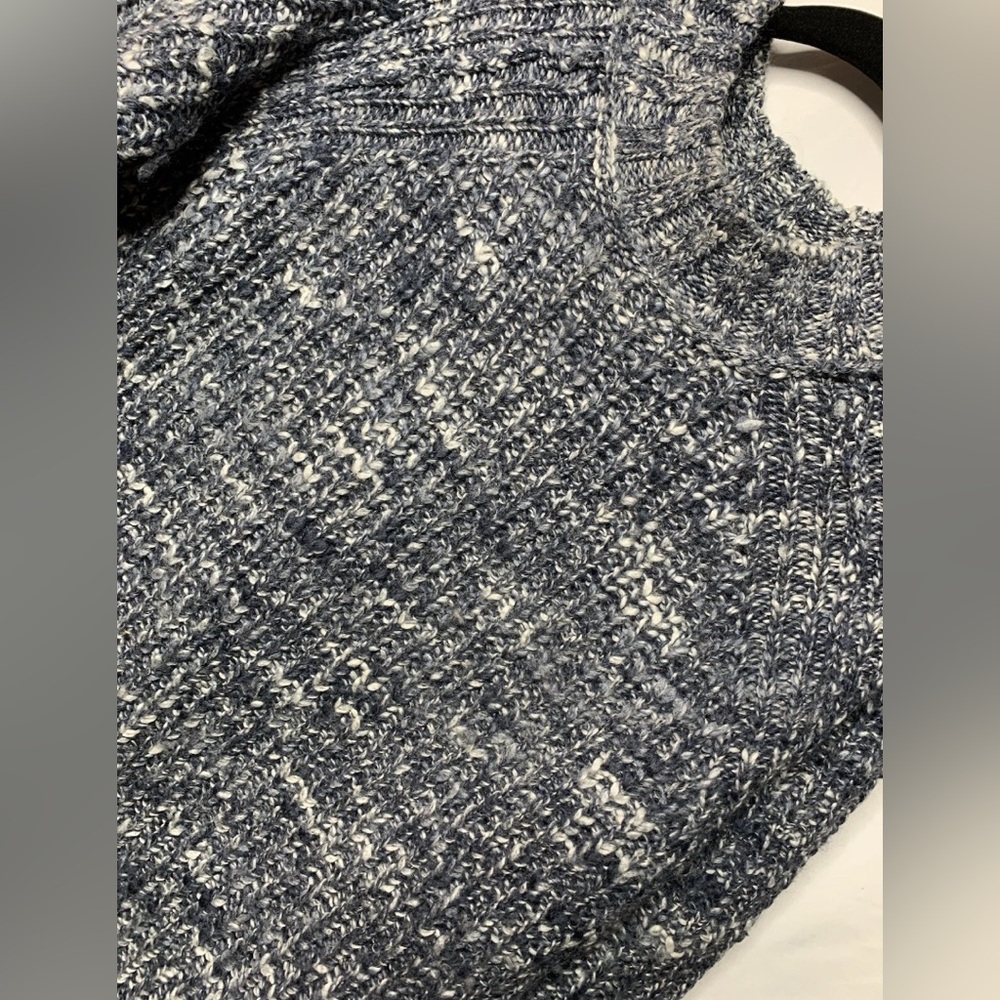 3/$20 Ruff Hewn Blue and White Knit Sweater LARGE - Picture 3 of 13